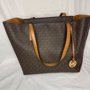 Michael Kors Tote